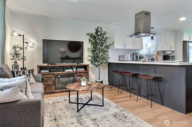 6903 S Cheyenne Street, Tacoma, WA 98409