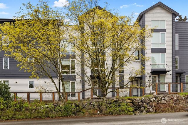 302 N 107th Street, Seattle, WA 98133