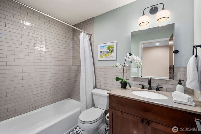 302 N 107th Street, Seattle, WA 98133