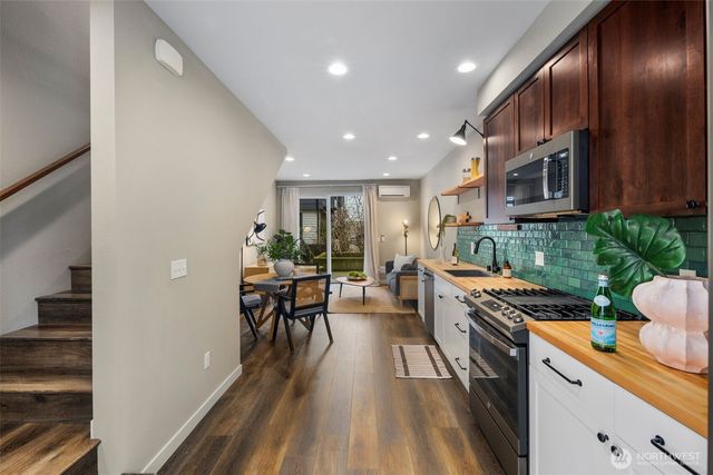 302 N 107th Street, Seattle, WA 98133