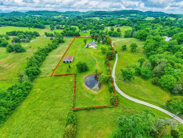 4861 Bethesda Rd, Thompsons Station, TN 37179
