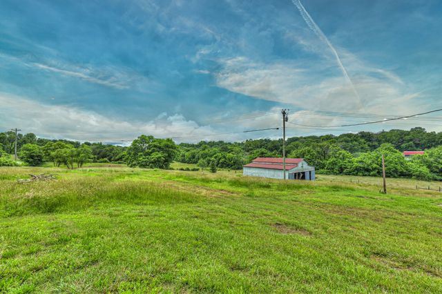 4861 Bethesda Rd, Thompsons Station, TN 37179