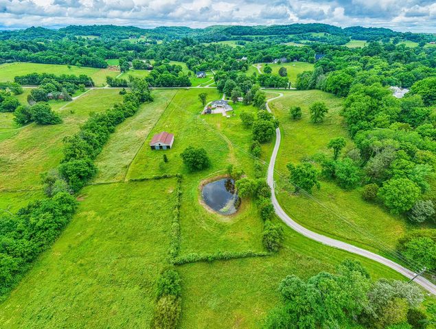 4861 Bethesda Rd, Thompsons Station, TN 37179