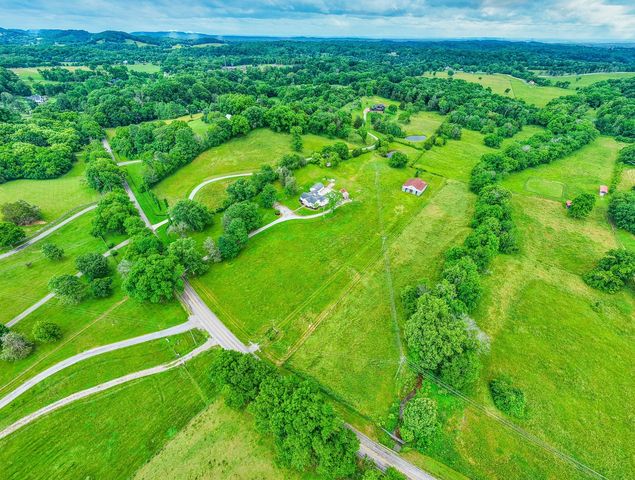 4861 Bethesda Rd, Thompsons Station, TN 37179