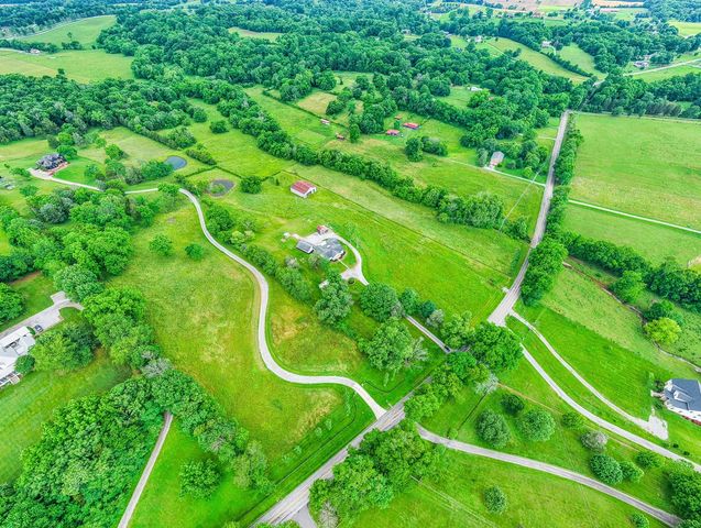 4861 Bethesda Rd, Thompsons Station, TN 37179