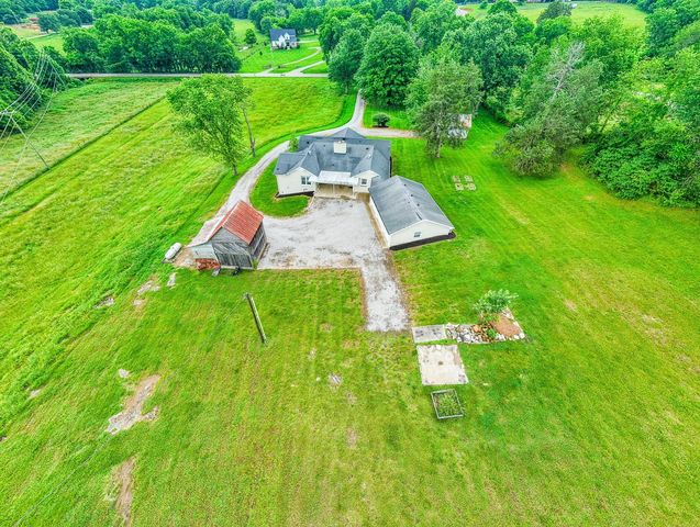 4861 Bethesda Rd, Thompsons Station, TN 37179