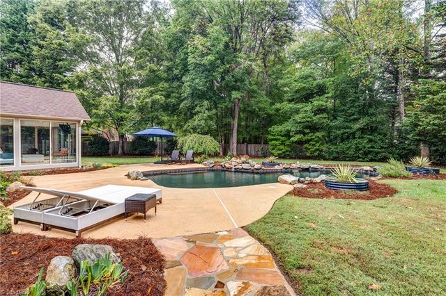 1504 Heathcliff Road, High Point, NC 27262