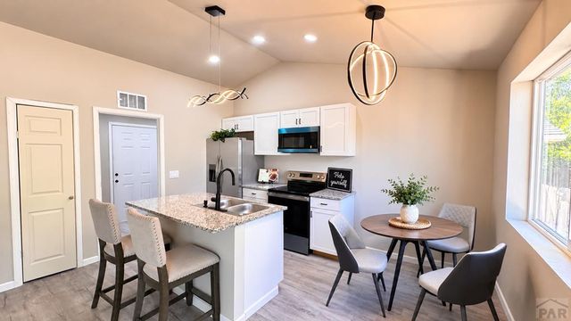 2721 Wills Blvd, Pueblo, CO 81003