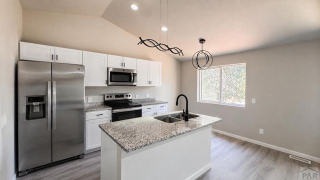 2721 Wills Blvd, Pueblo, CO 81003