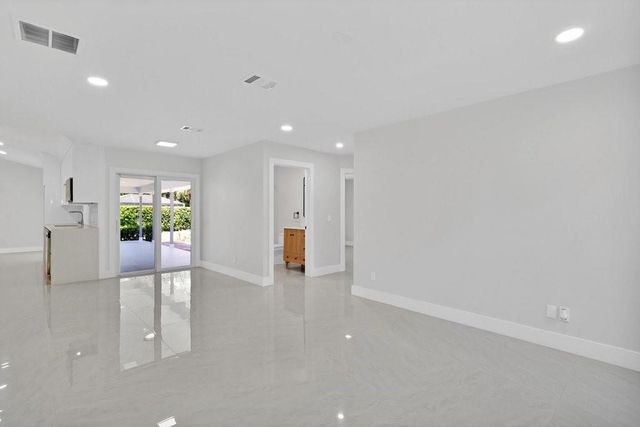 5760 36th Place, Vero Beach, FL 32966