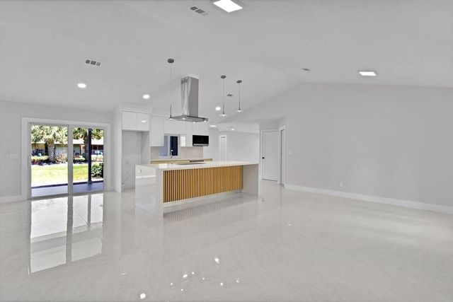 5760 36th Place, Vero Beach, FL 32966