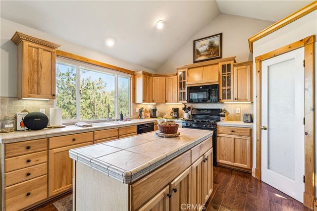 1232 Aleutian Drive, Lake Arrowhead, CA 92352