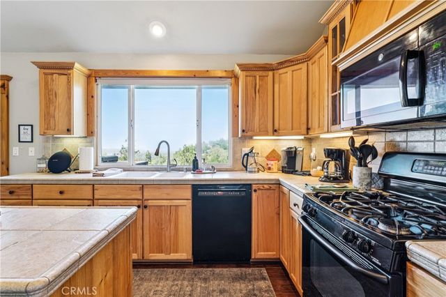 1232 Aleutian Drive, Lake Arrowhead, CA 92352