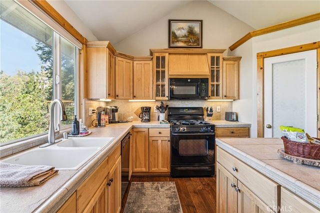 1232 Aleutian Drive, Lake Arrowhead, CA 92352