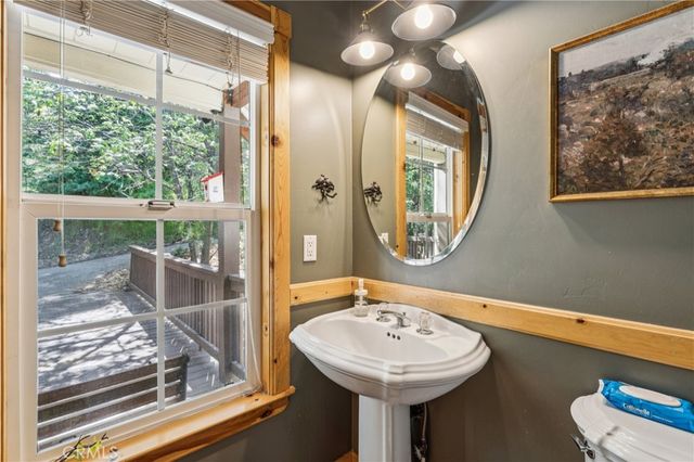 1232 Aleutian Drive, Lake Arrowhead, CA 92352