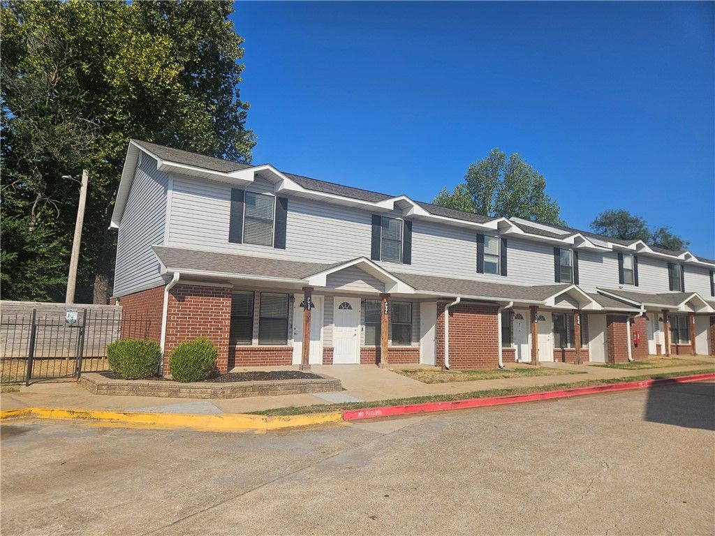 1301 E Central Avenue H-06, Bentonville, AR 72712