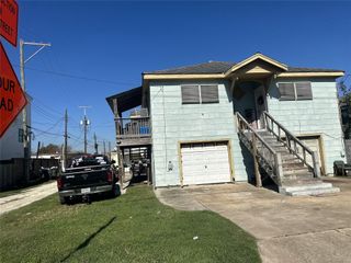 2216 Avenue O 1/2 UP, Galveston, TX 77550