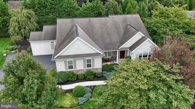 1819 FIELDCREST RD, Lebanon, PA 17042