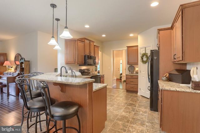 1819 FIELDCREST RD, Lebanon, PA 17042