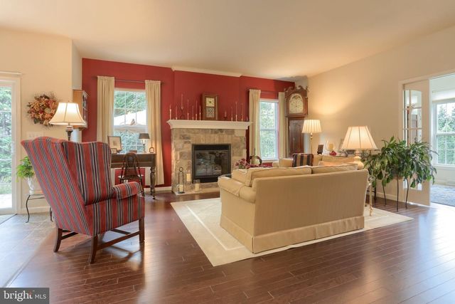 1819 FIELDCREST RD, Lebanon, PA 17042