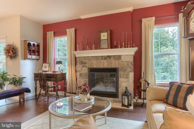 1819 FIELDCREST RD, Lebanon, PA 17042