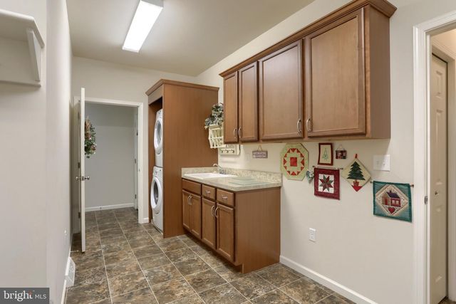 1819 FIELDCREST RD, Lebanon, PA 17042