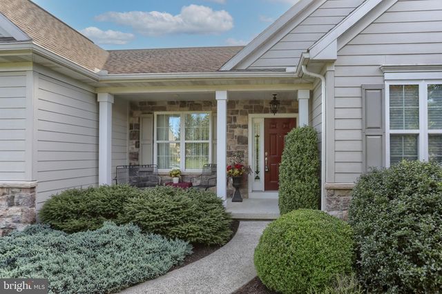 1819 FIELDCREST RD, Lebanon, PA 17042