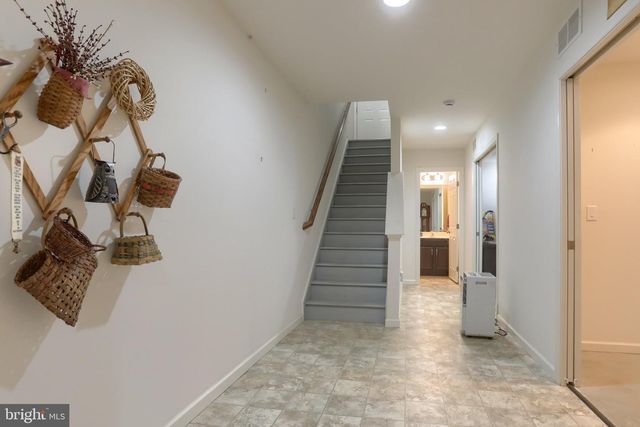 1819 FIELDCREST RD, Lebanon, PA 17042