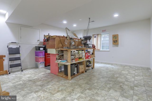 1819 FIELDCREST RD, Lebanon, PA 17042