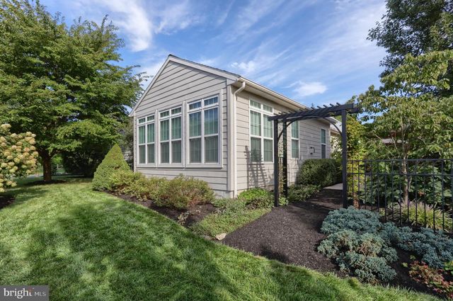 1819 FIELDCREST RD, Lebanon, PA 17042
