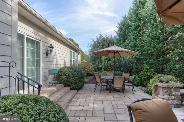 1819 FIELDCREST RD, Lebanon, PA 17042