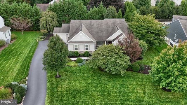 1819 FIELDCREST RD, Lebanon, PA 17042