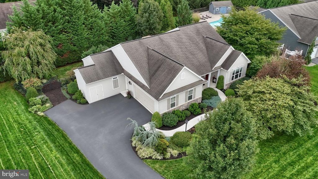 1819 FIELDCREST RD, Lebanon, PA 17042