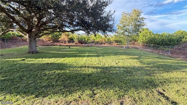 3202 10th ST SW, Lehigh Acres, FL 33976