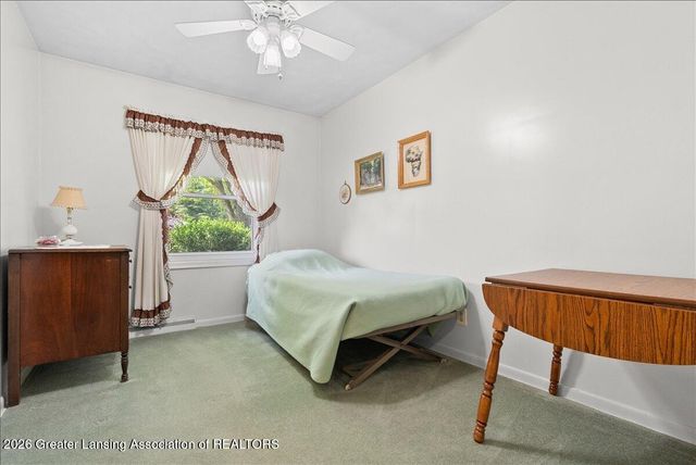 4054 S Pine Dell Drive, Lansing, MI 48911
