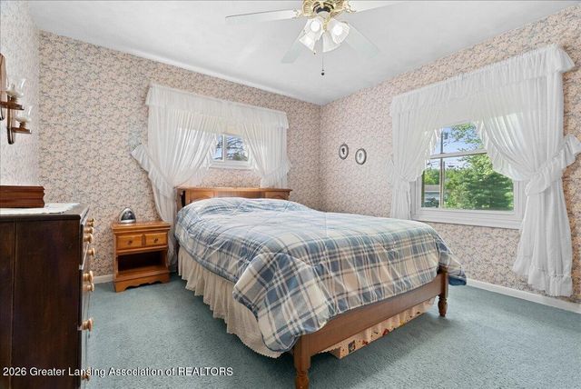 4054 S Pine Dell Drive, Lansing, MI 48911
