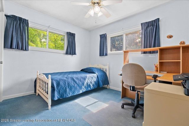 4054 S Pine Dell Drive, Lansing, MI 48911