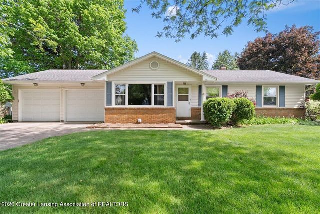4054 S Pine Dell Drive, Lansing, MI 48911