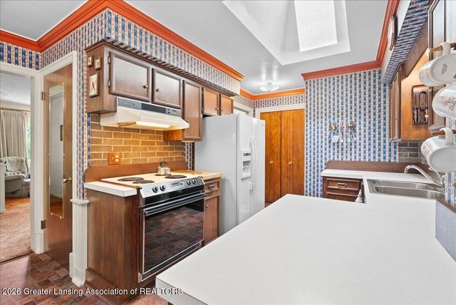 4054 S Pine Dell Drive, Lansing, MI 48911