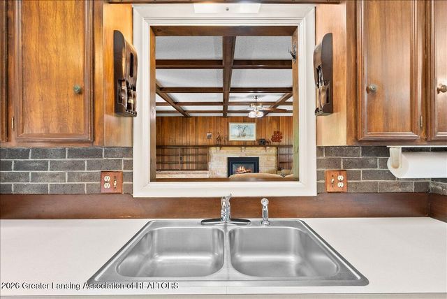 4054 S Pine Dell Drive, Lansing, MI 48911