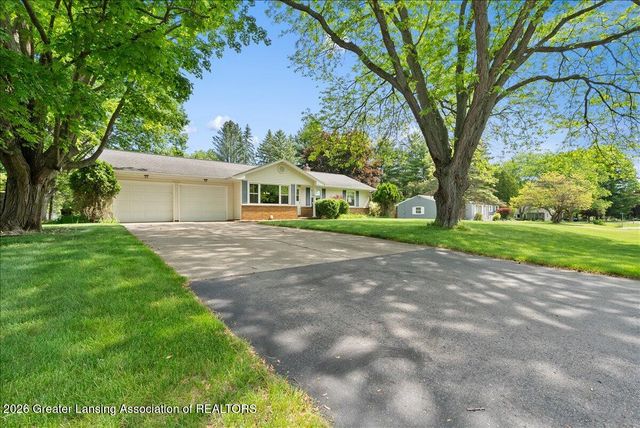 4054 S Pine Dell Drive, Lansing, MI 48911