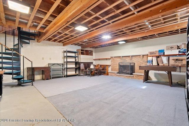 4054 S Pine Dell Drive, Lansing, MI 48911