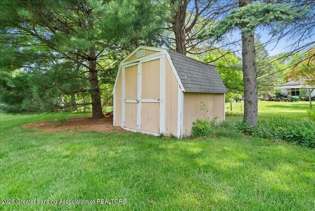 4054 S Pine Dell Drive, Lansing, MI 48911