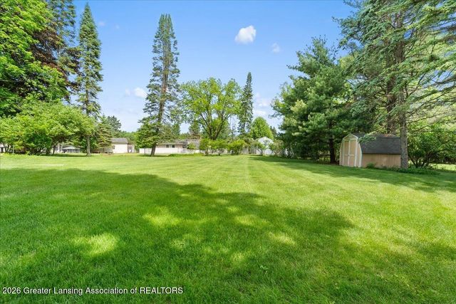 4054 S Pine Dell Drive, Lansing, MI 48911