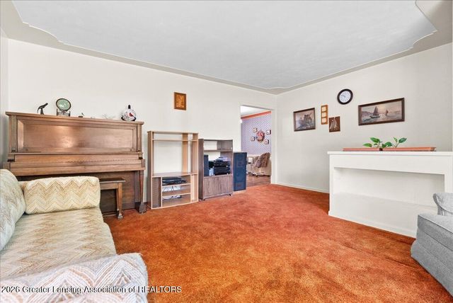 4054 S Pine Dell Drive, Lansing, MI 48911