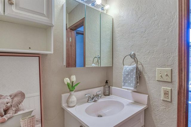 2300 Cedar Brook Drive, Moore, OK 73160