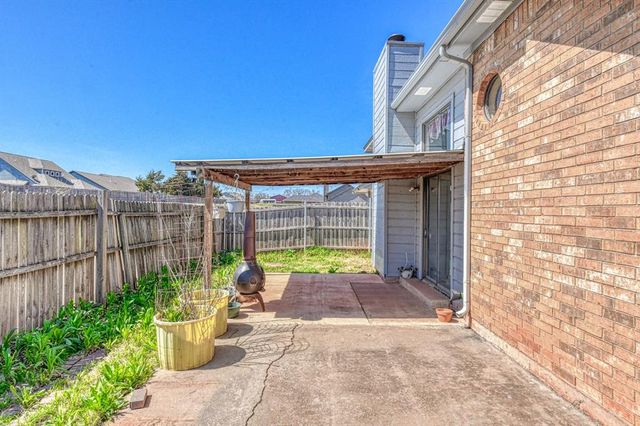 2300 Cedar Brook Drive, Moore, OK 73160