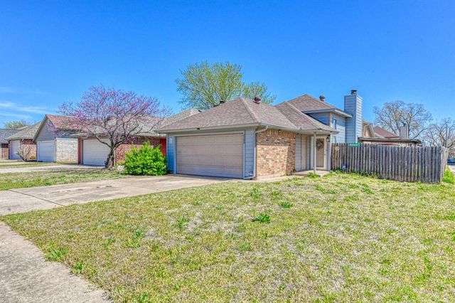 2300 Cedar Brook Drive, Moore, OK 73160