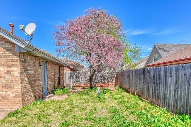 2300 Cedar Brook Drive, Moore, OK 73160