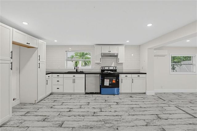 24519 Dolphin ST, Bonita Springs, FL 34134